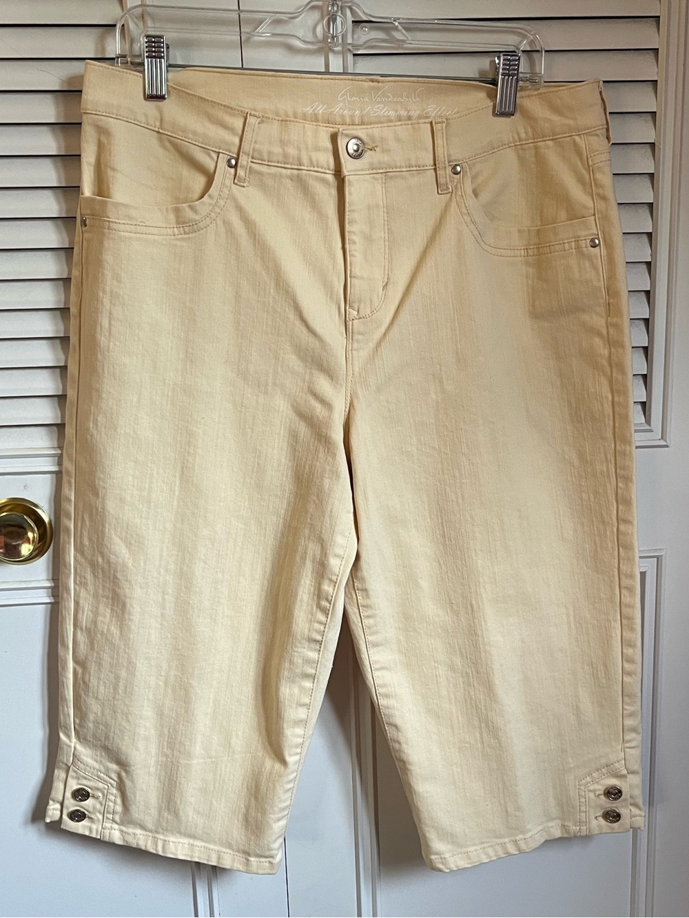 Gloria Vanderbilt All-Around Slimming Effect Skimmer Pants Pale Yellow Size 12